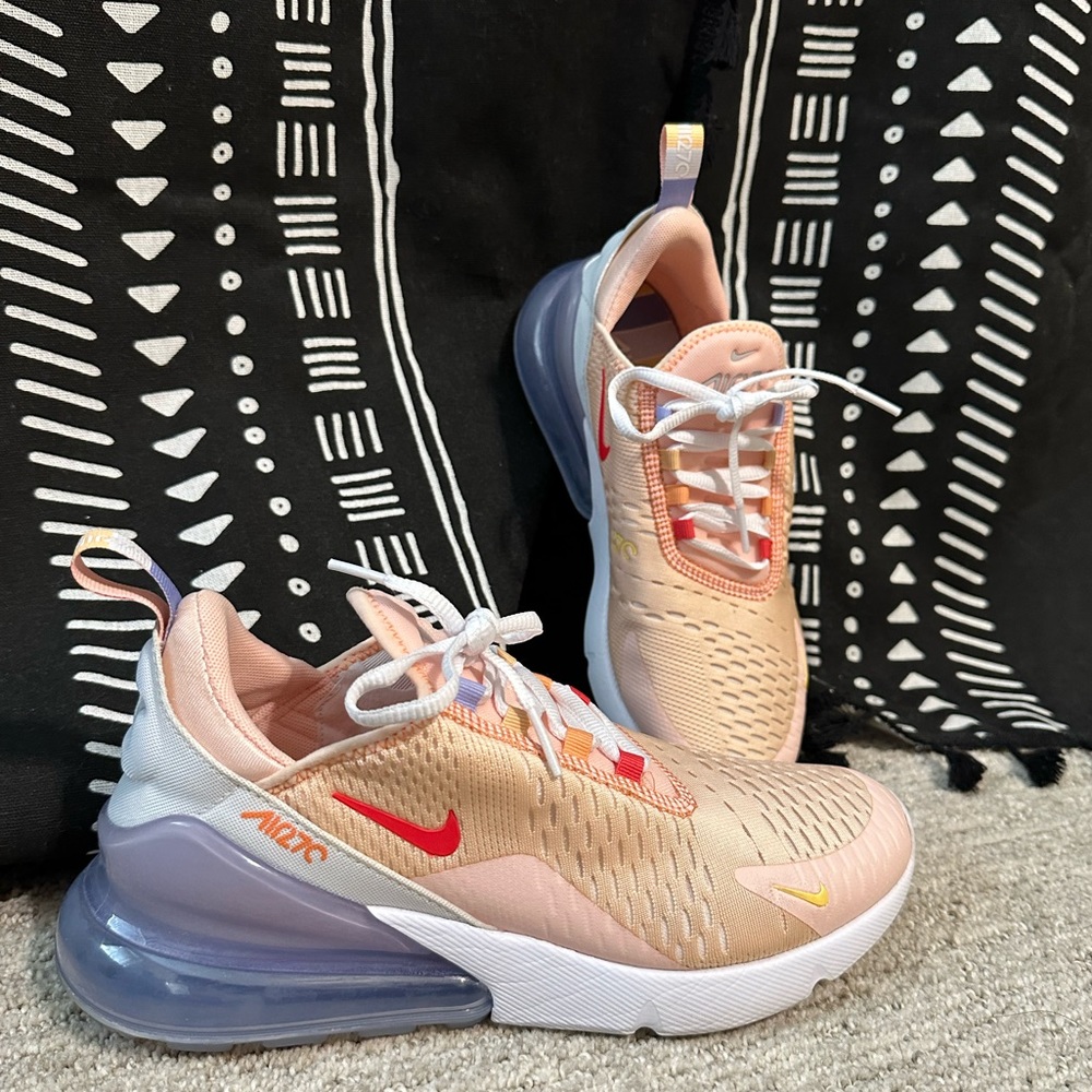Nike Air 270 size 8